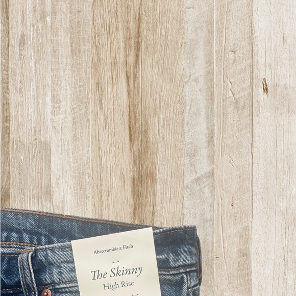 ABERCROMBIE - The Skinny High Rise with Smoothing Pockets - Picture 3 of 4